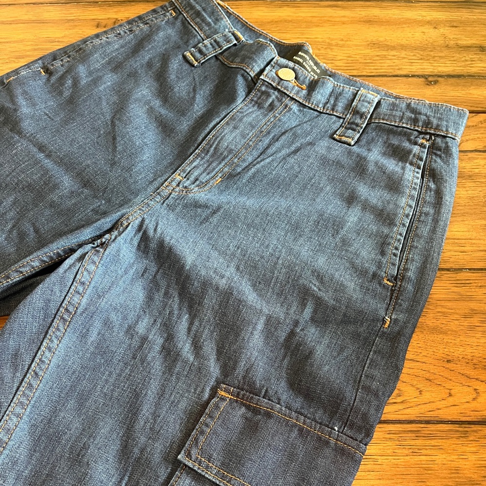 NWOT. Banana Republic Barrel Cargo Jeans